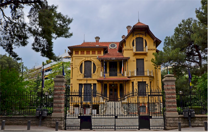 rejoin casa bianca